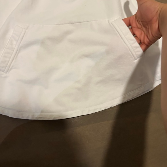 Lilly Pulitzer White Garment with Pink Label - Picture 8 of 9